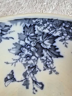 Grande vasque ancienne anglaise A.B & Co modèle May – flow blue floral