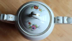 Grande verseuse / cafetière vintage en porcelaine – Décor Oiseau de paradis