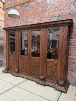 Grande vitrine de pharmacie en chêne