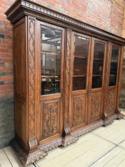 Grande vitrine de pharmacie en chêne