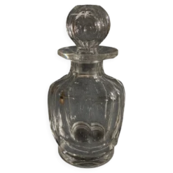 Grand flacon à parfum en cristal signé Baccarat, modèle Malmaison