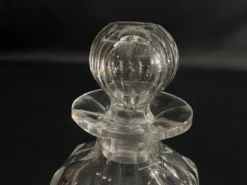 Grand flacon à parfum en cristal signé Baccarat, modèle Malmaison