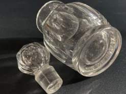 Grand flacon à parfum en cristal signé Baccarat, modèle Malmaison