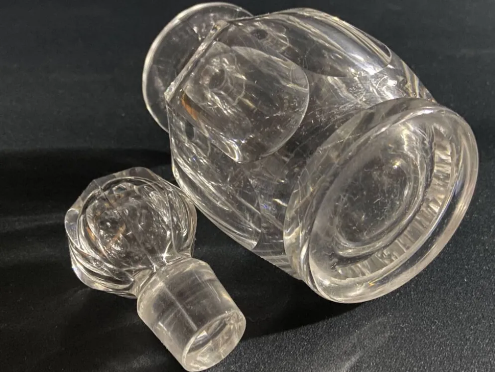 Grand flacon à parfum en cristal signé Baccarat, modèle Malmaison