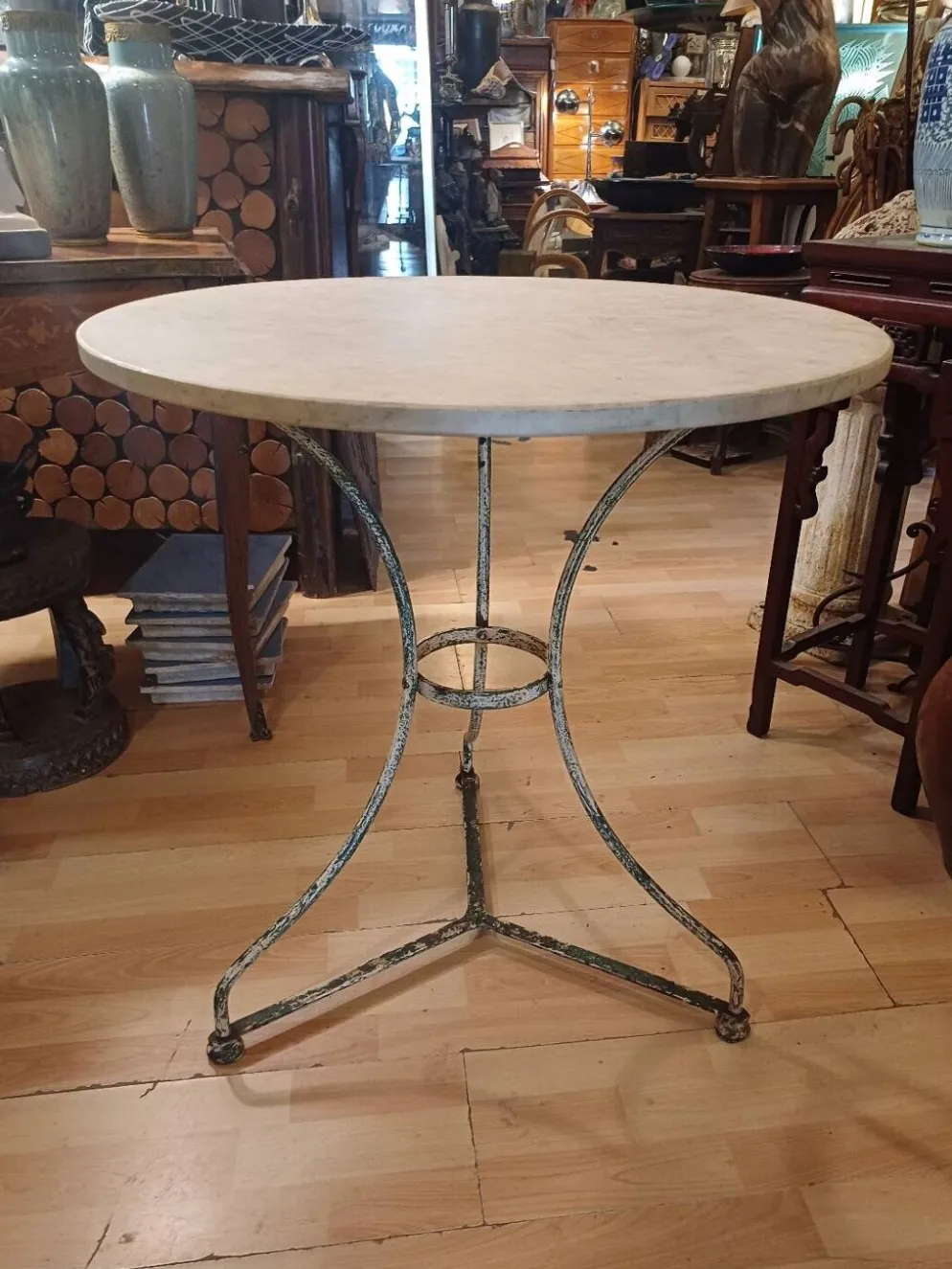 Grand guéridon de bistrot, diamètre 70 cm, époque 1900.