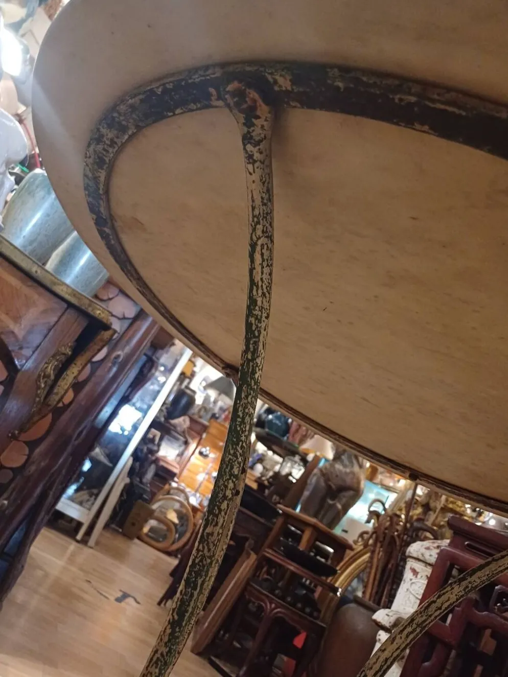 Grand guéridon de bistrot, diamètre 70 cm, époque 1900.