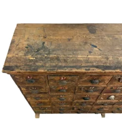 Grand meuble ancien à tiroirs – Cabinet industriel à 48 tiroirs