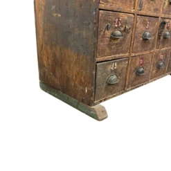 Grand meuble ancien à tiroirs – Cabinet industriel à 48 tiroirs