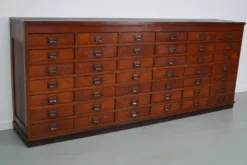 Grand meuble d'apothicaire/classeur ou buffet en chêne hollandais, années 1930