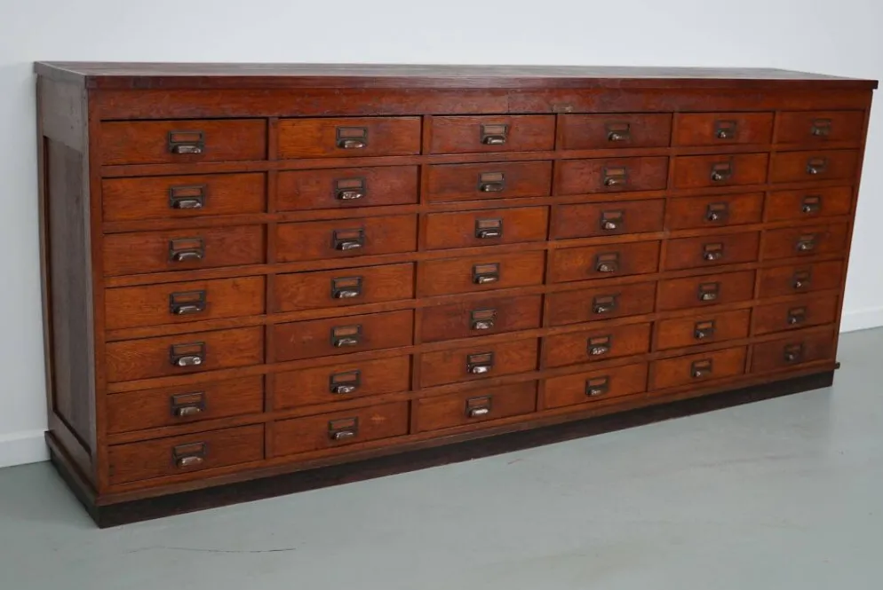 Grand meuble d'apothicaire/classeur ou buffet en chêne hollandais, années 1930