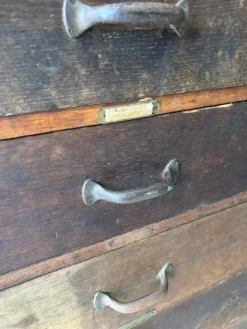Grand meuble de métier en bois à 16 tiroirs ancien début 1900