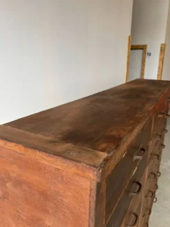 Grand meuble de métier en bois à 16 tiroirs ancien début 1900