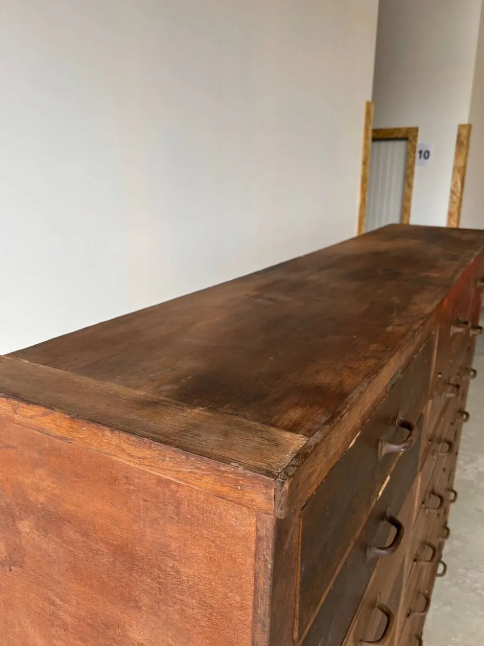 Grand meuble de métier en bois à 16 tiroirs ancien début 1900