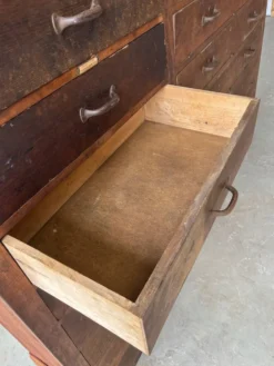 Grand meuble de métier en bois à 16 tiroirs ancien début 1900