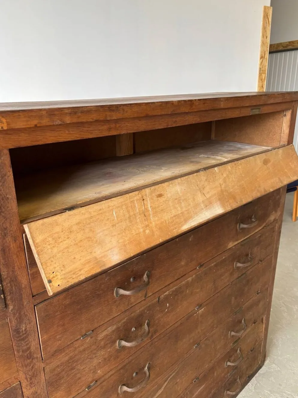 Grand meuble de métier en bois à 16 tiroirs ancien début 1900