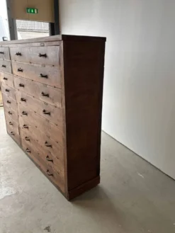 Grand meuble de métier en bois à 16 tiroirs ancien début 1900