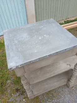 Grand meuble style drapier en bois et zinc