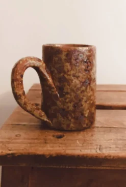 Grand mug en grès pyrité vintage