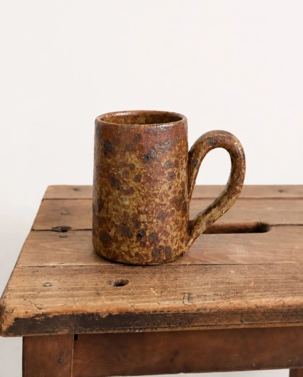 Grand mug en grès pyrité vintage