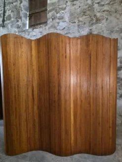 Grand paravent pliant français en pin, séparateur de pièce, années 1950, attribué à Baumann
