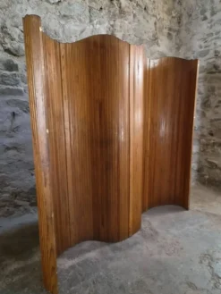 Grand paravent pliant français en pin, séparateur de pièce, années 1950, attribué à Baumann