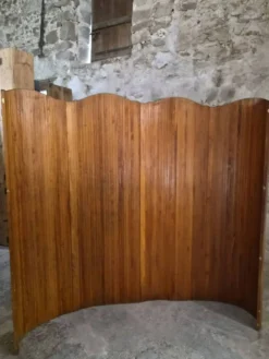 Grand paravent pliant français en pin, séparateur de pièce, années 1950, attribué à Baumann
