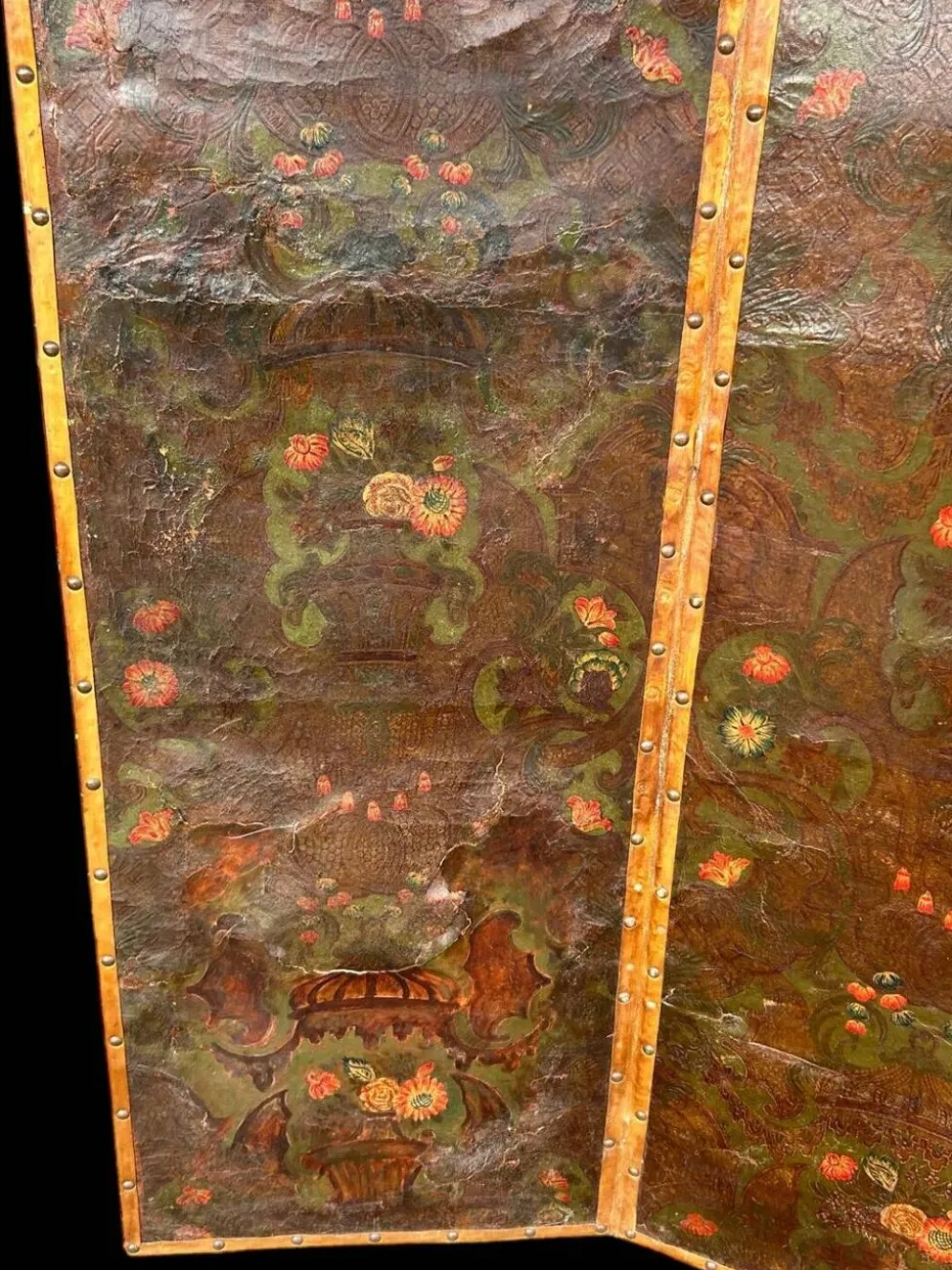Grand Paravent à Quatre Feuilles En Cuir De Cordoue D’époque Fin XVIIIème H 188 Cm