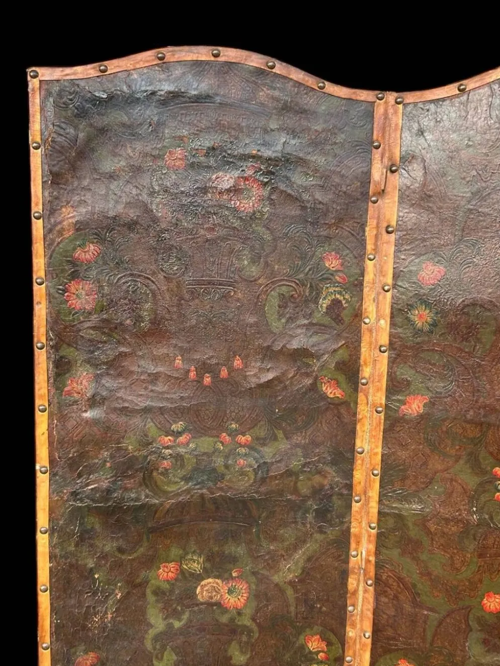 Grand Paravent à Quatre Feuilles En Cuir De Cordoue D’époque Fin XVIIIème H 188 Cm
