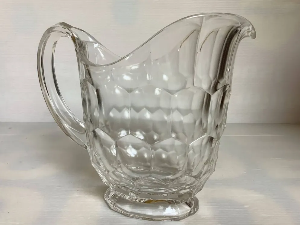 Grand pichet broc ovale en verre