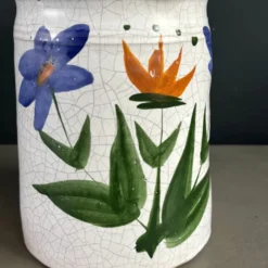 Grand pichet en céramique émaillée motif fleurs