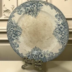Grand plat ancien en faïence