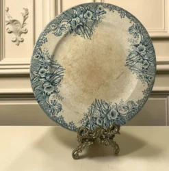 Grand plat ancien en faïence