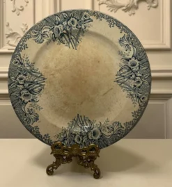Grand plat ancien en faïence