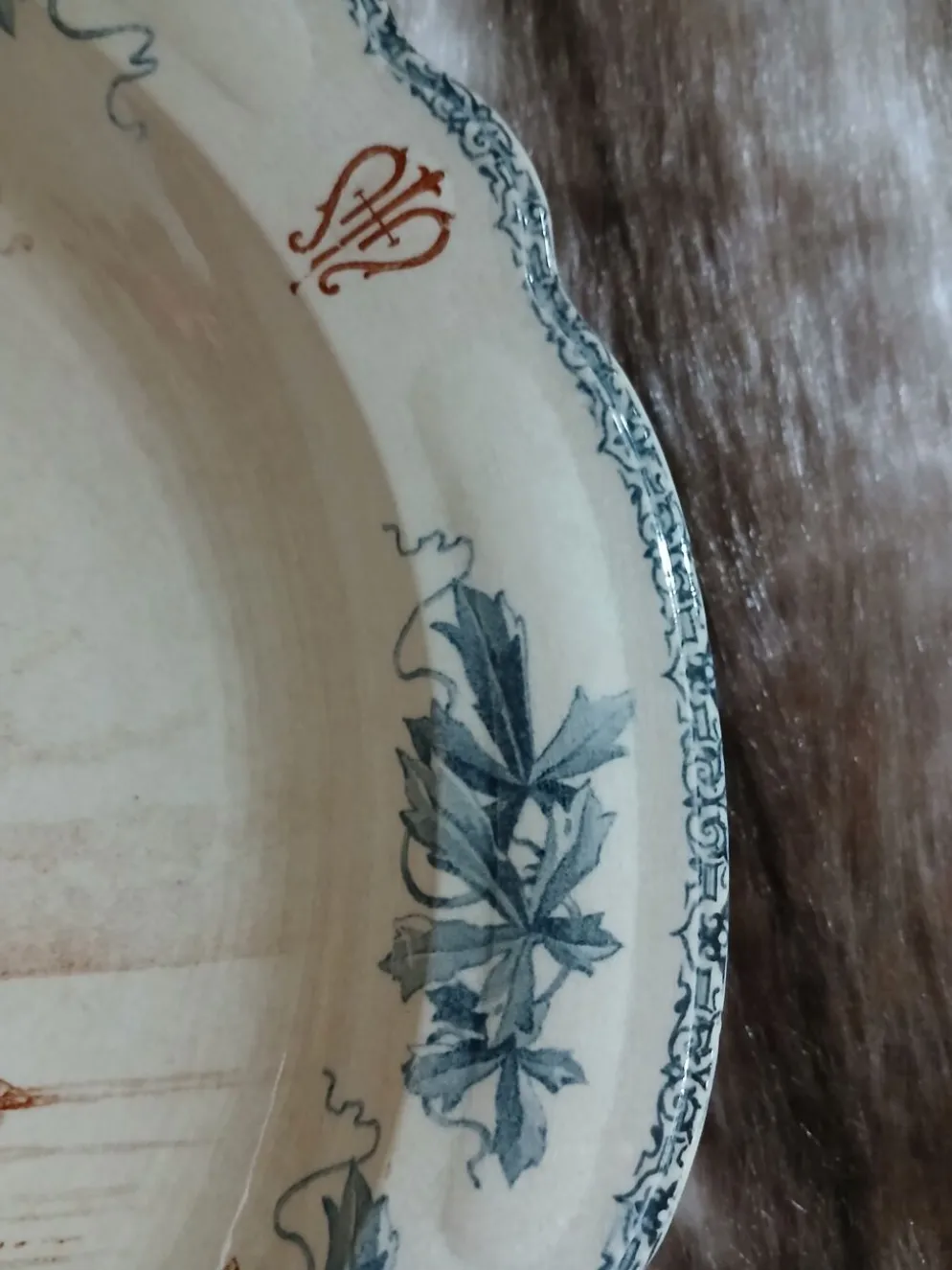 Grand plat ancien "Louis XIII " Choisy le Roi