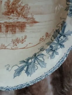 Grand plat ancien