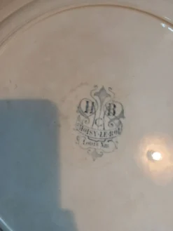 Grand plat ancien