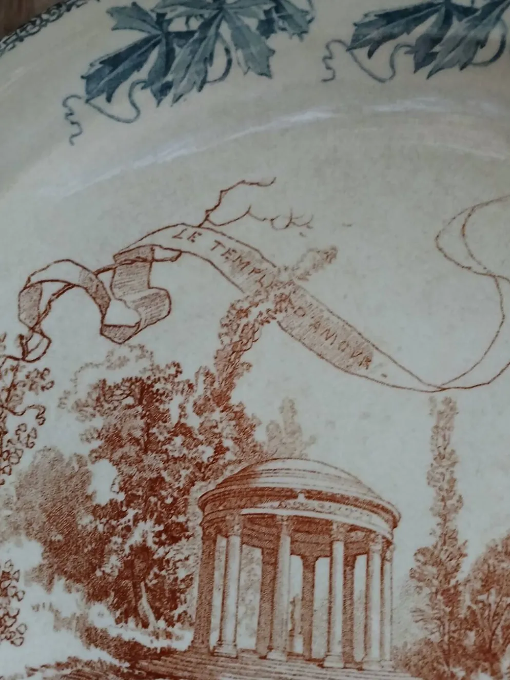 Grand plat ancien "Louis XIII " Choisy le Roi