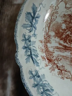 Grand plat ancien