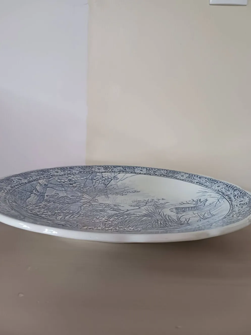 Grand plat bleu de Delft de chez Boch .