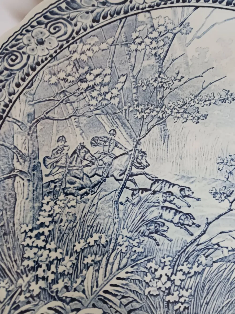 Grand plat bleu de Delft de chez Boch .