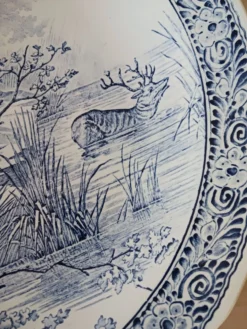 Grand plat bleu de Delft de chez Boch .