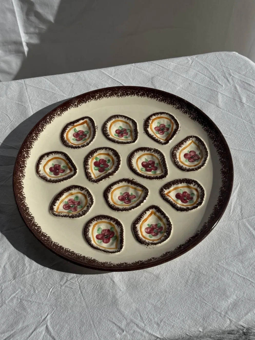 Grand plat circulaire à compartiments pour crustacés coquillages huîtres