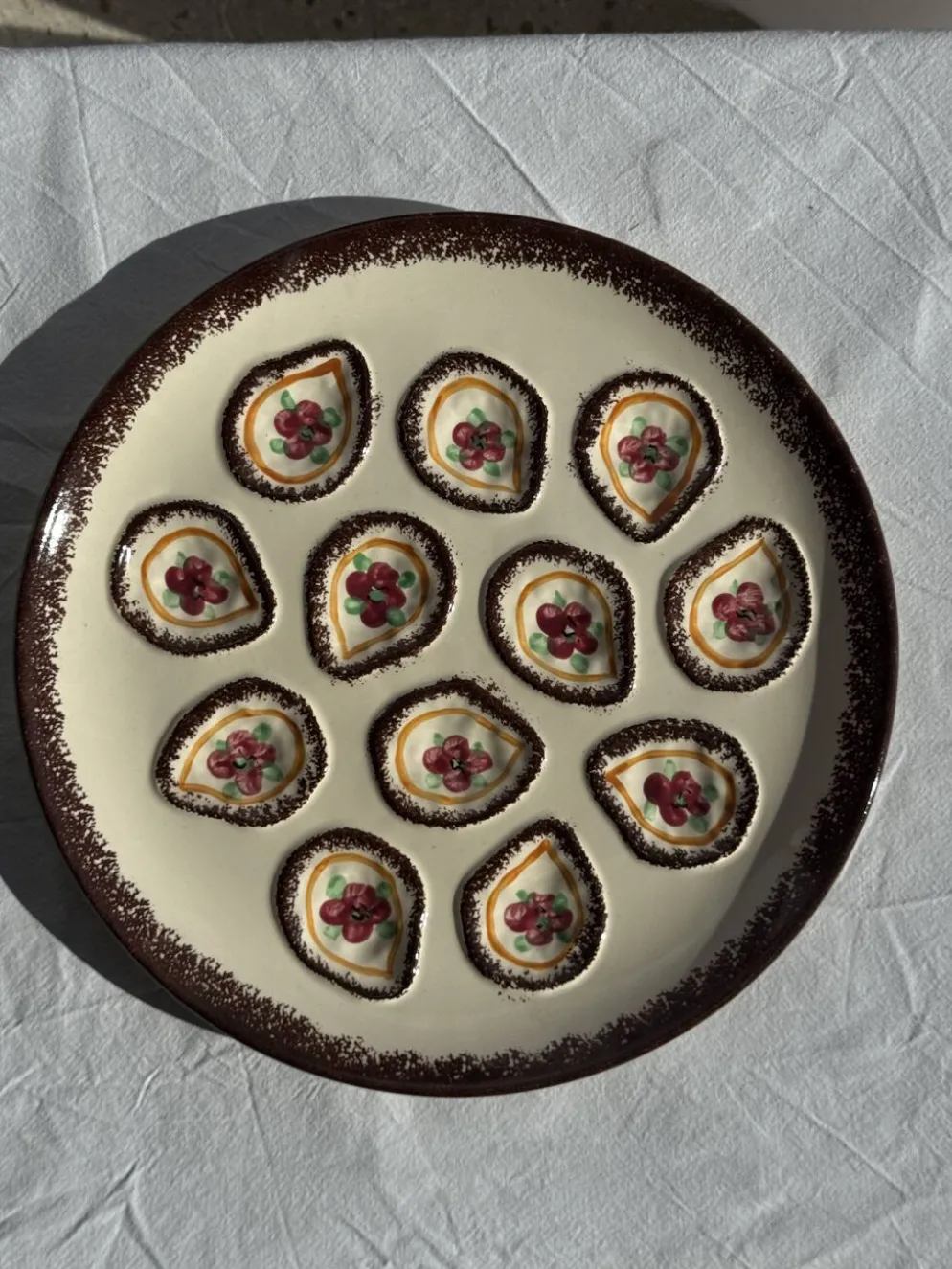 Grand plat circulaire à compartiments pour crustacés coquillages huîtres