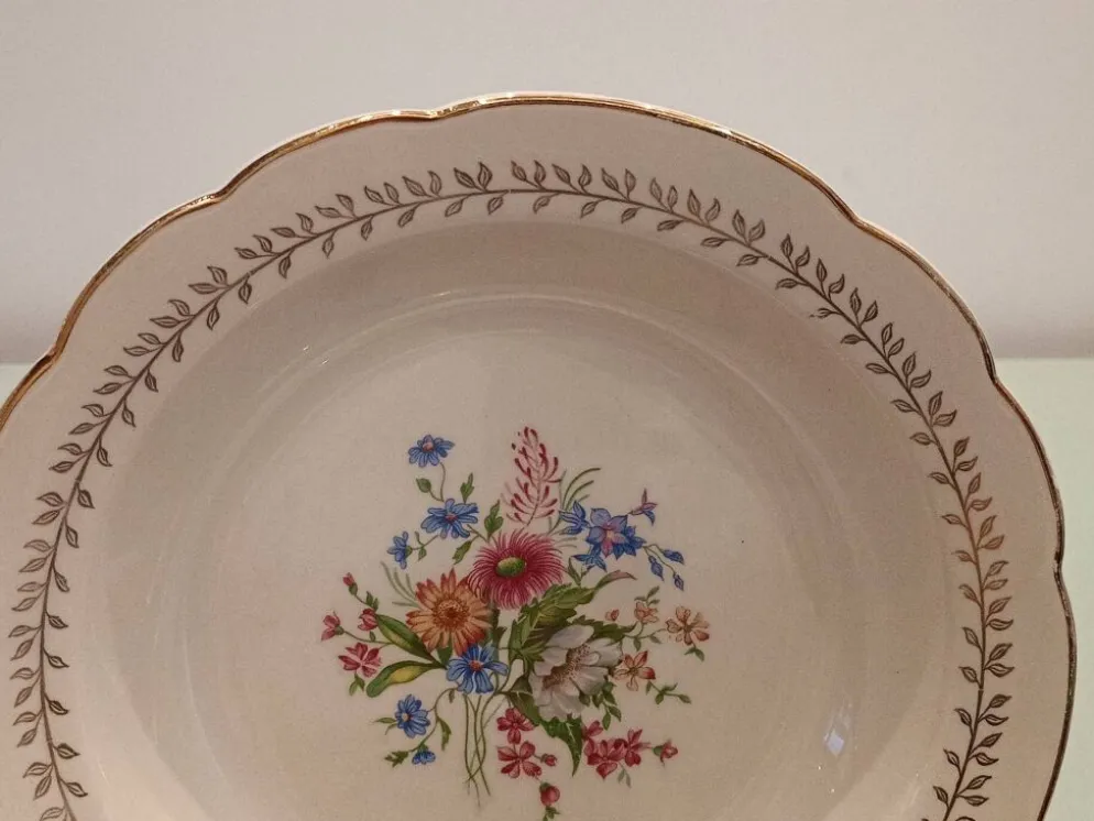 Grand plat creux en faïence de Gien – Modèle "Quelques Fleurs" – Vinta