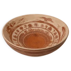 Grand plat creux en terre cuite décor oiseaux XXeme