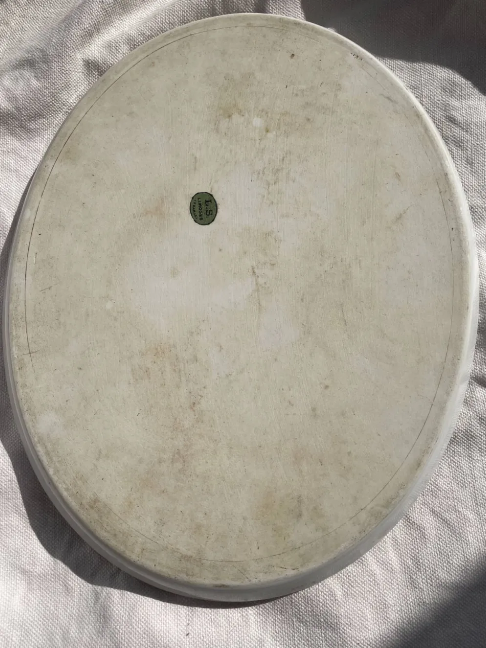 Grand plat de service en porcelaine