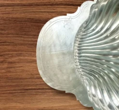Grand plat de service Fleuron - Christofle en métal argenté forme coquille