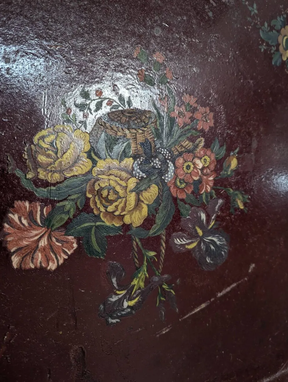 Grand plateau Napoléon III en tôle peinte à décor de fleurs