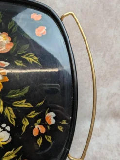 Grand plateau vintage années 60 décor floral fond noir poignées dorées