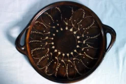 Grand plateau vintage en poterie vernissée